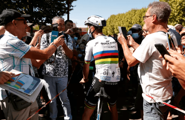 After the World Championships accreditation for a reporter was denied, UCI became embroiled in a dispute.